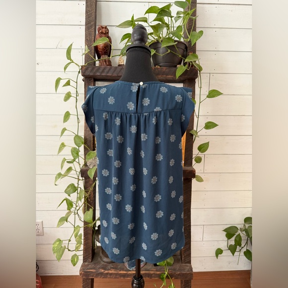 Loft Floral Blue Women's Flutter Sleeve Top - Picture 9 of 14